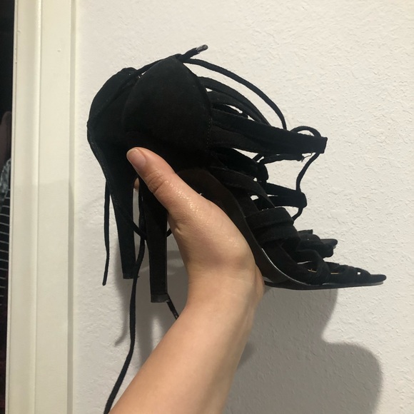 Strappy heels - Picture 3 of 4